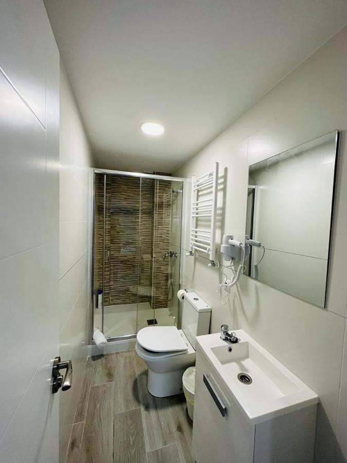 Hospedaje Cuatro Vientos Madrid Luaran gambar